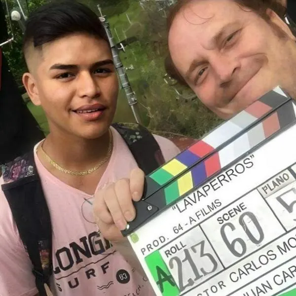 Kevin Andrés Muñoz, actor asesinado en el Valle, junto a Christian Tappan en 'Lavaperros'.