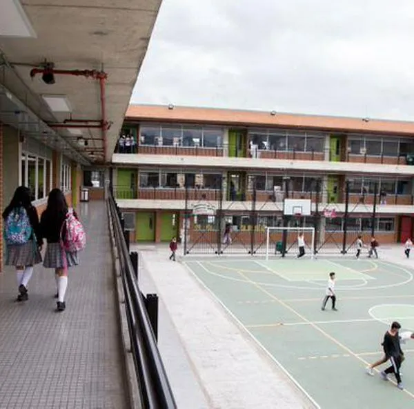 Hacer el traslado en colegios distritales en Bogotá para el 2024 está disponible, pero la Secretaría de Educación explicó qué requisitos debe cumplir.