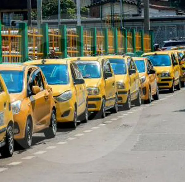 Noticias de Medellín hoy, 21 de noviembre: confirmaron aumento en la tarifa de taxis para 2024 y así quedará la carrera mínima, banderazo y más servicios.