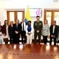 Vicepresidenta propuso contemplar la visión de familia extensa para adopción de niños