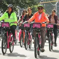 Multa para quienes no se bajen de la bicicleta para pasar un puente peatonal.