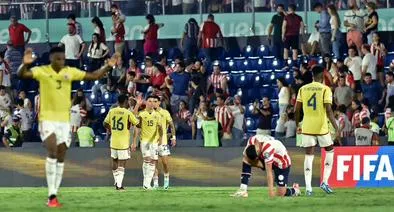 Escena del partido Paraguay vs. Colombia en el estadio Defensores del Chaco de Asunción, donde se oyeron gritos de "fuera, Petro".