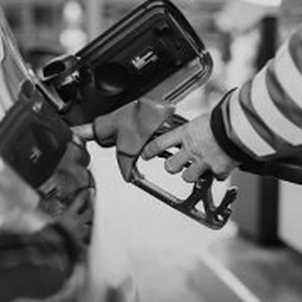 Precio de la gasolina: Partido Conservador presenta proyecto para bajar precio