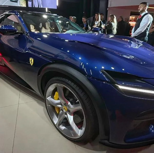 Ferrari presentó en Colombia su primera camioneta: se trata de la Ferrari Purosangue. Pulzo la conoció en exclusiva y le contamos qué precio tiene.