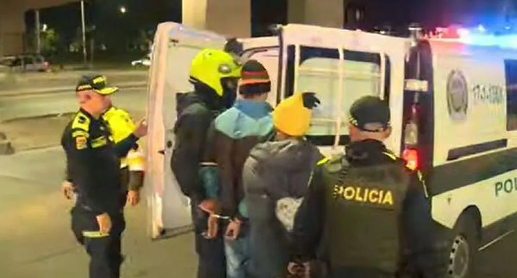 Caen ladrones que, a palazos y patadas, roban a pareja de biciusuarios en Engativá, Bogotá