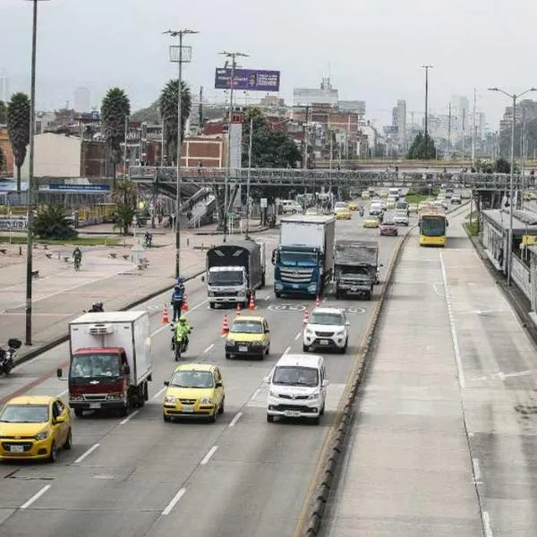 Bogotá hoy: pico y placa jueves 23 de noviembre en carros y taxis
