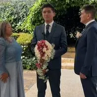 Los padres de Jim Velásquez acompañaron a su hijo, en su boda. 