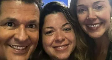 Foto de Yanetsis Alfonso con Carlos Vives, en nota de que coach de Yo me llamo tuvo al samario y más de pupilos; cuánto cobra por clase.