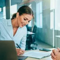 Millonario lanza oferta de empleo para pareja que quiera cuidar isla y paga 800 millones de pesos al año: detalles y cómo aplicar.