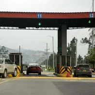 El ministro de Transporte, William Camargo, confirmó que el primer aumento a los peajes en Colombia se dará antes del 16 de enero de 2024.