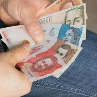 Foto de billetes colombianos, a propósito de pago de Devolución del IVA en Colombia