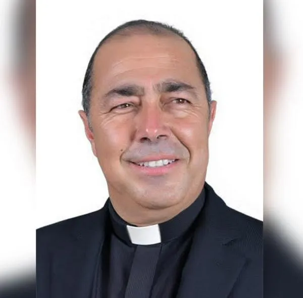 El padre Néstor Solís. Ladrones le dispararon a sacerdote en la vía Panamericana por robarle su moto