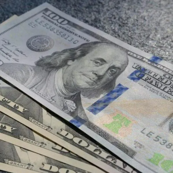 Cierra a la baja la semana el dólar en Colombia, cerca de los $ 4.000