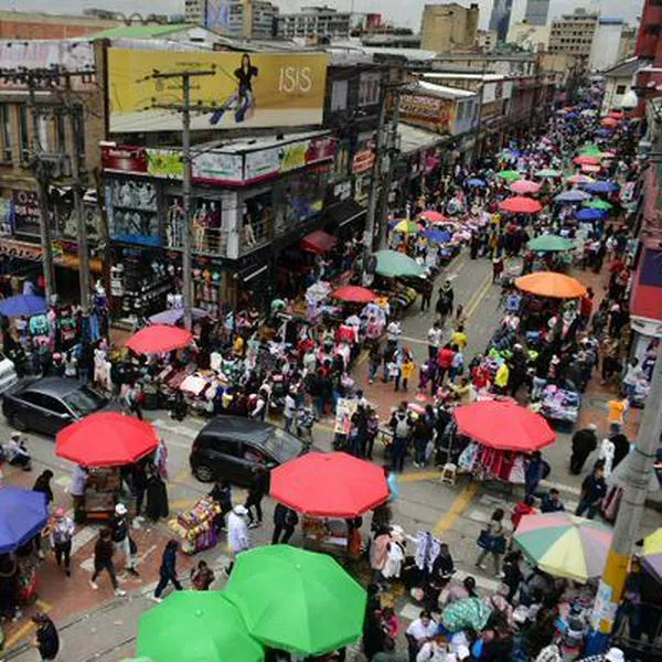 Con panfletos, banda 'los Satanás' están amenazando a comerciantes de San Victorino, en Bogotá
