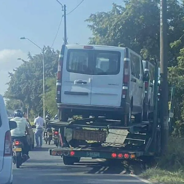 Video: Un vehículo tipo 'niñera' se accidentó en la vía Cali – Jamundí