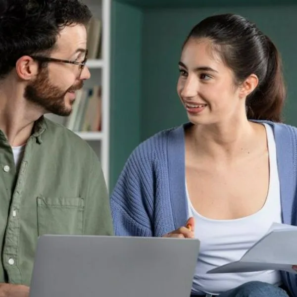 Empleo para jóvenes en Colombia: 'retos empresariales' es el método que lo ayudará a lograr ese objetivo desde que está en la universidad.