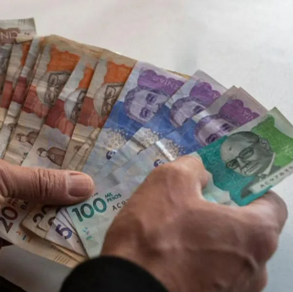 Peso colombiano sigue fortaleciéndose este año (2023) por caída del dólar