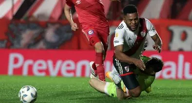 Miguel Borja se pierde varios partidos de River Plate por lesión. 