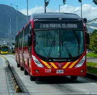 El pasaje de Transmilenio para el 2024 podría subir $ 150 quedando en $ 3.100. Esto se debe al déficit del sistema masivo de transporte de Bogotá.