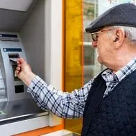 Conozca cuáles son los pensionados que van a recibir una mesada extra (prima) en diciembre de 2023 y cómo consultar si llega pago.