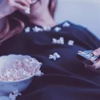 Empresa abre vacante y paga por ver películas, cerca de 10 millones de pesos