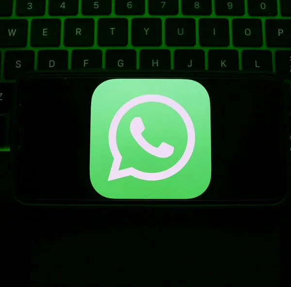 WhatsApp lanzó una nueva actualización que promete mayor privacidad a sus usuarios. Ahora podrán ponerle contraseña a un chat oculto para más privacidad.