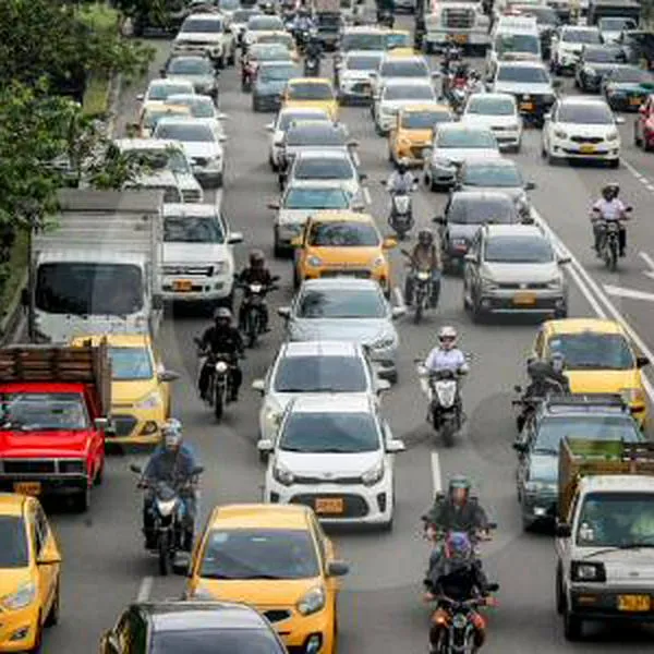 Pico y placa Medellín: multa y qué vehículos no salen hoy (carros y motos)