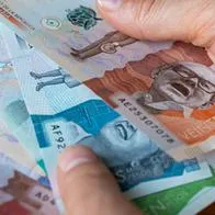 Salario mínimo 2024 propuesto por CUT subiría solo 13 % en Colombia