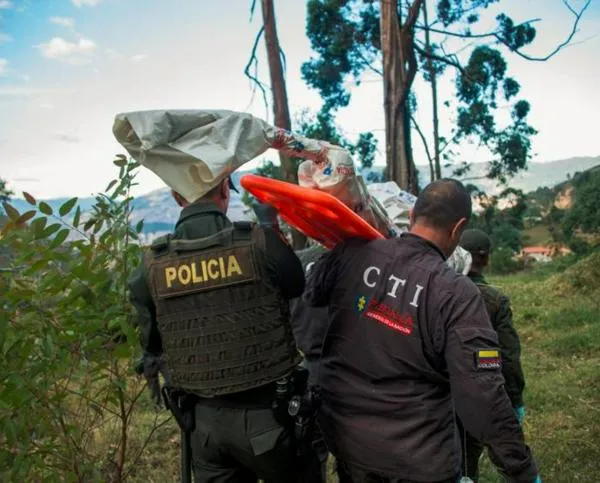 Cuatro muertos por violencia en el norte del Valle de Aburrá: a uno lo dejaron embolsado al lado de una quebrada