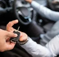 Venta de carros en Colombia para noviembre creció 27 % en promedio a los primeros 6 meses del 2023. Toyota, Mazda y Chevrolet los qué mas vendieron.