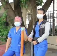 Valledupar hoy: empleadas del servicio protestaron a las afueras de la clínica Laura Daniela porque no les han pagado durante 2 meses.