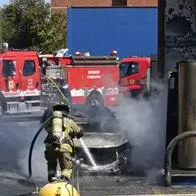 Bogotá: explosión en bomba de gasolina Primax dejó dos taxis destruidos: video
