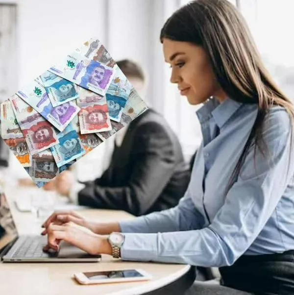 Foto de mujer trabajando y billetes de pesos colombianos