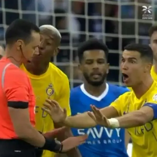 Cristiano Ronaldo le hizo feo gesto a Wilmar Roldán durante clásico árabe: video y qué le hizo