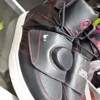 Tenis con parlantes se consiguen en Bogotá y se volvieron virales.