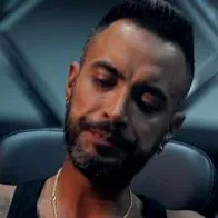 Foto de Jhon Álex Castaño, en nota de qué es el síndrome de cushing, enfermedad por la que el cantante pensó que iba a morir.
