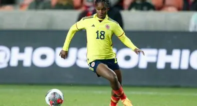 Foto de Linda Caicedo, en nota de que la colombiana ganó Golden Girl y fue elogiada en Real Madrid por Emilio Butragueño: qué dijo