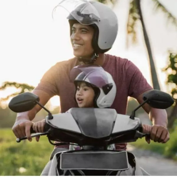 Menores de edad en motocicletas se podría terminar gracias  a un proyecto de ley que busca reglamentar el transporte de los niños en vehículos.