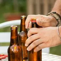 Famosa empresa de cerveza en Colombia sorprendió y anunció que no subirá los precios de dos de sus botellas por la temporada de fin de año.