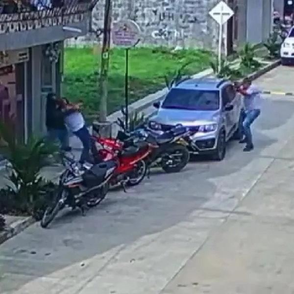 Atraco al alcalde de Carepa, Antioquia, usado como escudo humano.