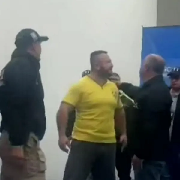 Foto de exmilitar que amenazaba a vecinos en Facatativá intentó interrumpir audiencia