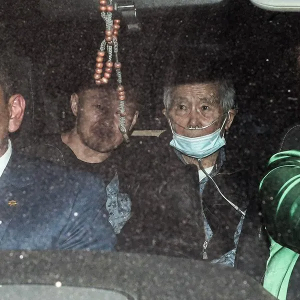 Alberto Fujimori salió de prisión, luego de recibir un indulto humanitario