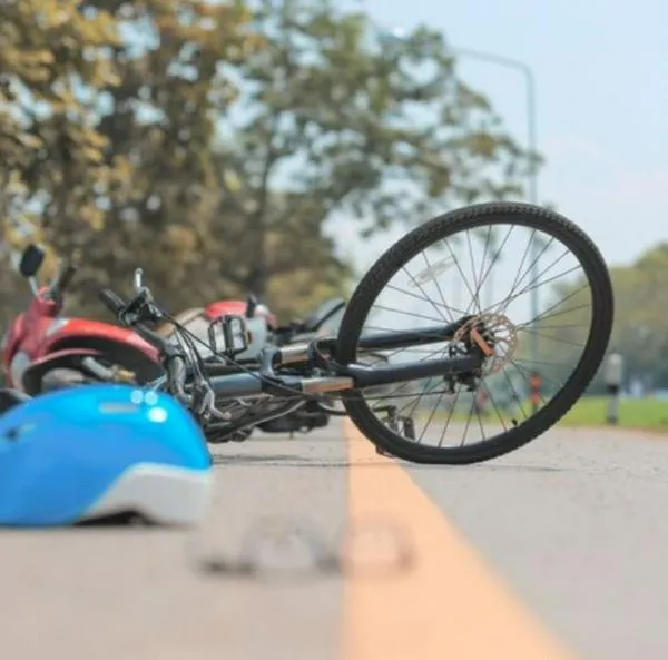 Un niño de 11 años murió en La Ceja, Antioquia, luego de ser arrollado por un furgón. El menor perdió el control de la bicicleta y el vehículo no lo vio.