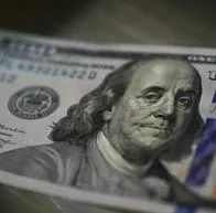 Dólar hoy y TRM: 7 de diciembre (Velitas) cayó y preció quedó en $4.000