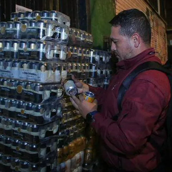 Descubren bodega con más de 5.000 botellas de licor vencido en Los Mártires, Bogotá y estaban listas para venderse.