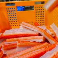 De qué están hechos los palitos de cangrejo (surimis): se ven en ceviches