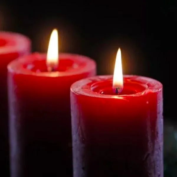 Significado de la vela roja y escribir un nombre en ella: le contamos qué quiere decir más allá de pedir por el amor y la pasión