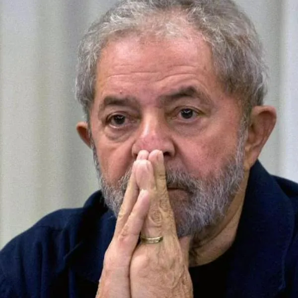 Lula da Silva le expresó preocupación a Nicolás Maduro por el conflicto de Venezuela con Guyana por Esequibo y lo propuso dialogar.