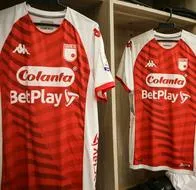 Alejandro Restrepo se quiere llevar al jugador de Santa Fe Yílmar Velásquez, quien tiene contrato por 3 años, para reforzar al Alianza Lima, en Perú.