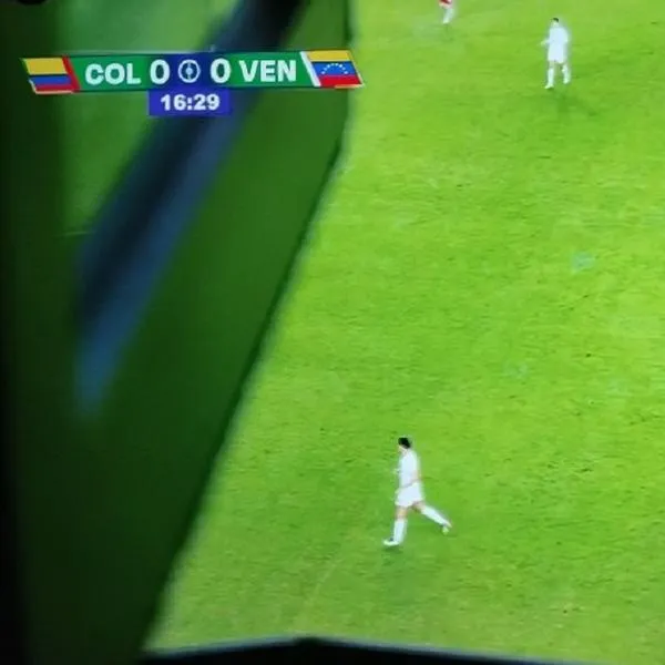 Colombia vs. Venezuela hoy: cantante del gol se disculpó por mala cámara de TV